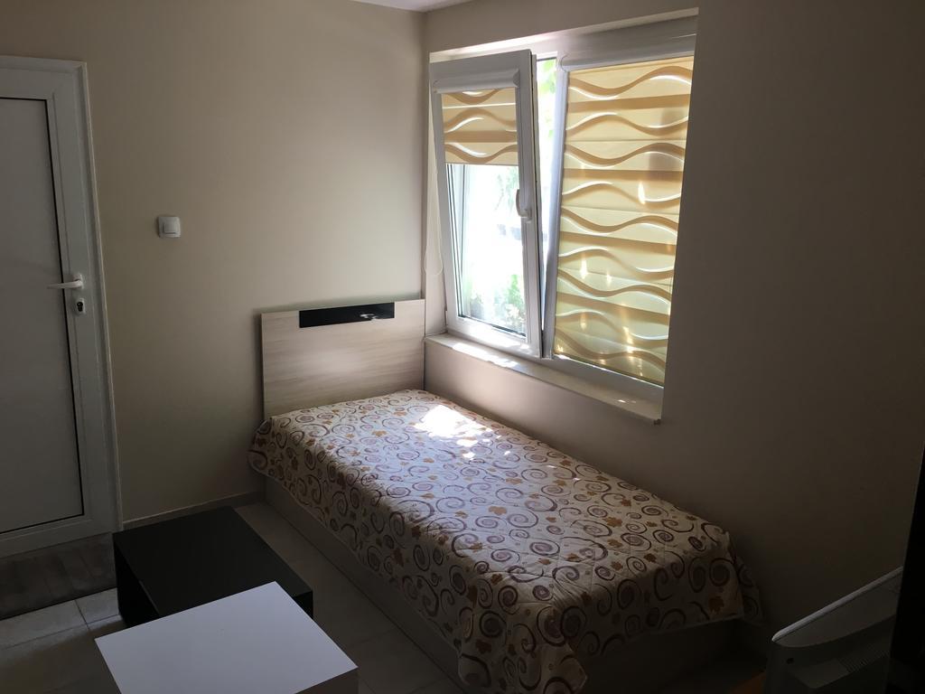 Guest House Nadezhda Хисаря Экстерьер фото