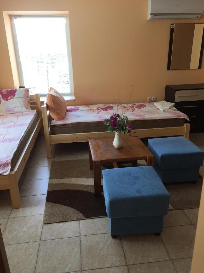 Guest House Nadezhda Хисаря Экстерьер фото